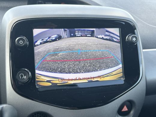 Toyota Aygo 1.0 VVT-i x-joy **CLIMATE CONTROL/ APPLE CARPLAY/ LM VELGEN** ActivLease financial lease