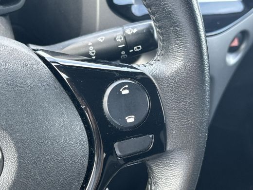 Toyota Aygo 1.0 VVT-i x-joy **CLIMATE CONTROL/ APPLE CARPLAY/ LM VELGEN** ActivLease financial lease