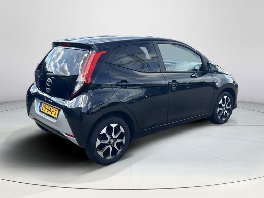 Toyota Aygo 1.0 VVT-i x-joy **CLIMATE CONTROL/ APPLE CARPLAY/ LM VELGEN** ActivLease financial lease
