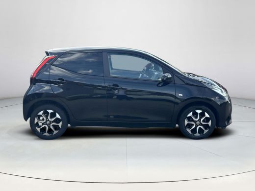 Toyota Aygo 1.0 VVT-i x-joy **CLIMATE CONTROL/ APPLE CARPLAY/ LM VELGEN** ActivLease financial lease