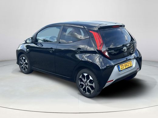 Toyota Aygo 1.0 VVT-i x-joy **CLIMATE CONTROL/ APPLE CARPLAY/ LM VELGEN** ActivLease financial lease