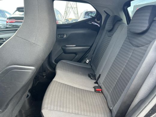 Toyota Aygo 1.0 VVT-i x-joy **CLIMATE CONTROL/ APPLE CARPLAY/ LM VELGEN** ActivLease financial lease