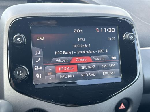 Toyota Aygo 1.0 VVT-i x-joy **CLIMATE CONTROL/ APPLE CARPLAY/ LM VELGEN** ActivLease financial lease