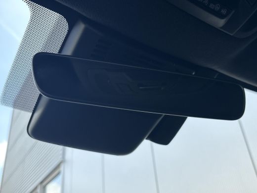 Toyota C-HR 2.0 Plug-in Hybrid 220 Dynamic **DODEHOEK DETECTIE/ PARKEERSENSOREN/ STUURVERWARMING** ActivLease financial lease