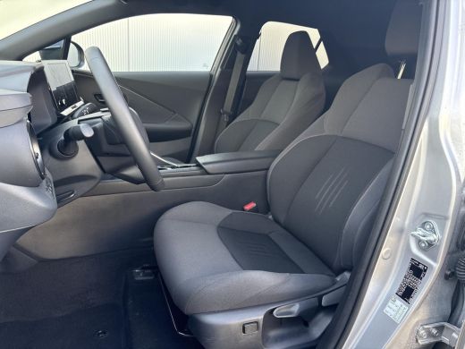 Toyota C-HR 2.0 Plug-in Hybrid 220 Dynamic **DODEHOEK DETECTIE/ PARKEERSENSOREN/ STUURVERWARMING** ActivLease financial lease