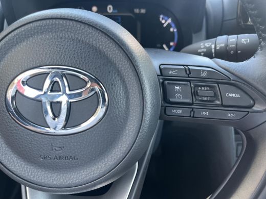 Toyota Yaris Cross 1.5 Hybrid Dynamic | Dode hoek waarschuwing | Stoel- + stuurverwarming | Navigatie | Keyless entry | ActivLease financial lease