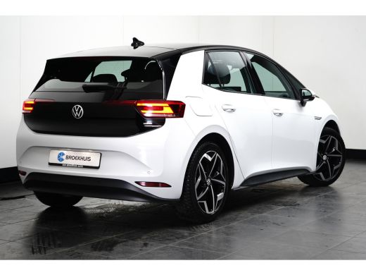 Volkswagen ID.3 150PK 45kWh Pure Performance | NAVIGATIE | 19 INCH | CLIMATE CONTROL | NIEUWSTAAT! ActivLease financial lease