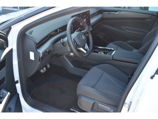 Volkswagen ID.7 77 kWh 286PK Limited Edition | TREKHAAK | NAVIGATIE | HUD | CAMERA | STOELVERW. | 19 INCH ActivLease financial lease