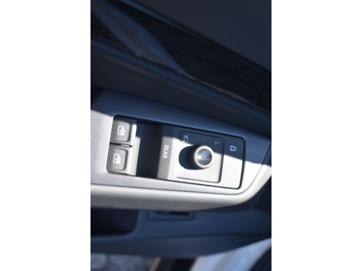 Volkswagen ID.7 77 kWh 286PK Limited Edition | TREKHAAK | NAVIGATIE | HUD | CAMERA | STOELVERW. | 19 INCH ActivLease financial lease