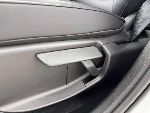 Volvo  EX30 Single Motor Plus 51 kWh | 18" | Stoel/Stuurverwarming | Harman Kardon | Parkeercamera | Keyless ... ActivLease financial lease