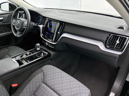 Volvo  V60 2.0 T6 Plug-in hybrid AWD Core Bright NAVI & CARPLAY | AD_CRUISE | FULL-LED ActivLease financial lease