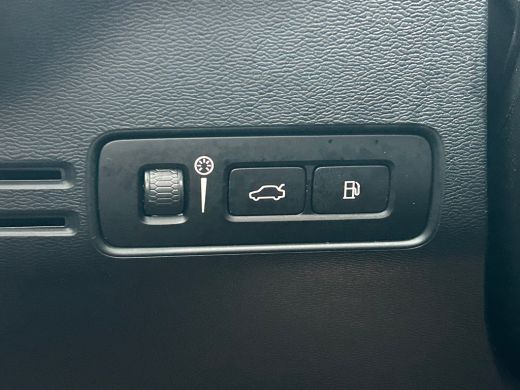 Volvo  XC40 1.5 T4 Plug-in hybrid Ultimate Dark | Panoramadak | Harman/Kardon | Leder | Camera | ActivLease financial lease