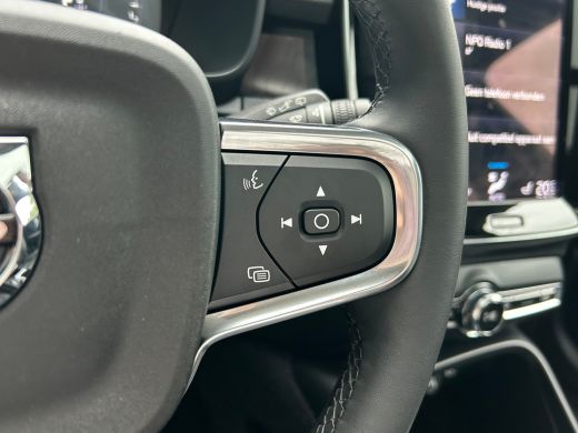 Volvo  XC40 1.5 T4 Plug-in hybrid Ultimate Dark | Panoramadak | Harman/Kardon | Leder | Camera | ActivLease financial lease