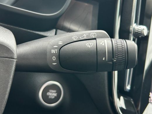 Volvo  XC40 1.5 T4 Plug-in hybrid Ultimate Dark | Panoramadak | Harman/Kardon | Leder | Camera | ActivLease financial lease