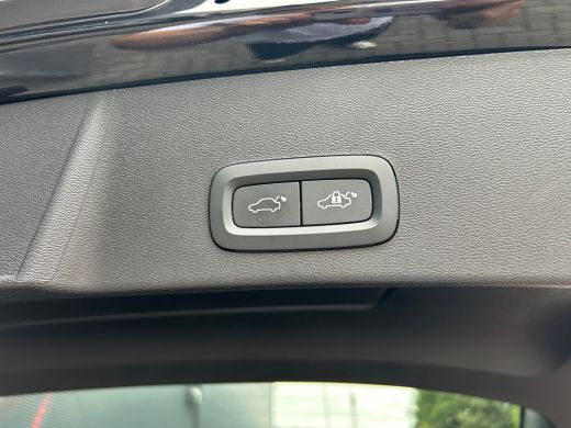 Volvo  XC40 1.5 T4 Plug-in hybrid Ultimate Dark | Panoramadak | Harman/Kardon | Leder | Camera | ActivLease financial lease
