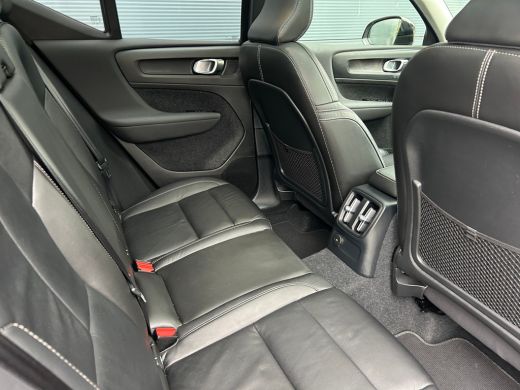 Volvo  XC40 1.5 T4 Plug-in hybrid Ultimate Dark | Panoramadak | Harman/Kardon | Leder | Camera | ActivLease financial lease
