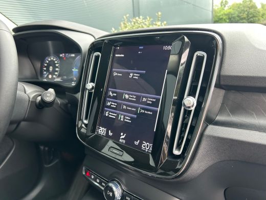 Volvo  XC40 1.5 T4 Plug-in hybrid Ultimate Dark | Panoramadak | Harman/Kardon | Leder | Camera | ActivLease financial lease