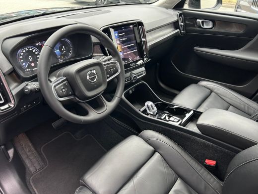 Volvo  XC40 1.5 T4 Plug-in hybrid Ultimate Dark | Panoramadak | Harman/Kardon | Leder | Camera | ActivLease financial lease