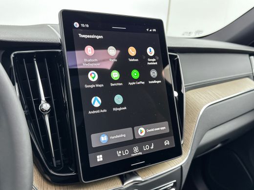Volvo  XC60 T8 Plug-in hybrid AWD Ultra Dark Exec. Ed. | 22" | Heico Diffusor | Getint & Gelamineerd Glas | A... ActivLease financial lease