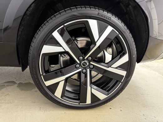 Volvo  XC60 T8 Plug-in hybrid AWD Ultra Dark Exec. Ed. | 22" | Heico Diffusor | Getint & Gelamineerd Glas | A... ActivLease financial lease