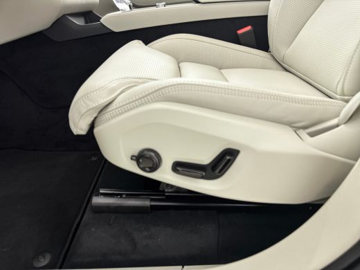 Volvo  XC90 T8 Recharge Ultra Dark Excecutive | 22" | Gelaagd & Getint Glas | Luchtvering | Geventileerd Napp... ActivLease financial lease