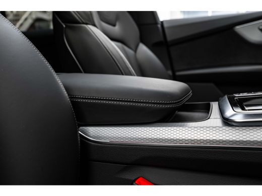 Audi Q8 55 TFSI e quattro Pro Line S 394PK | Trekhaak | 4-wiel Besturing | Panorama Dak | B&O Audio | Nac... ActivLease financial lease