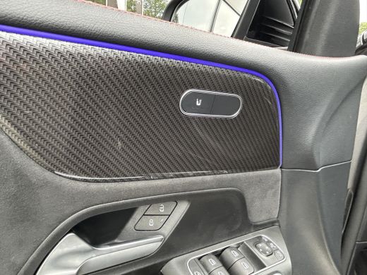 Mercedes-Benz GLB 200 AMG // Trekhaak // 360 Camera // Nightpakket // Carplay // Augmented Reality // 19" AMG Velgen ActivLease financial lease
