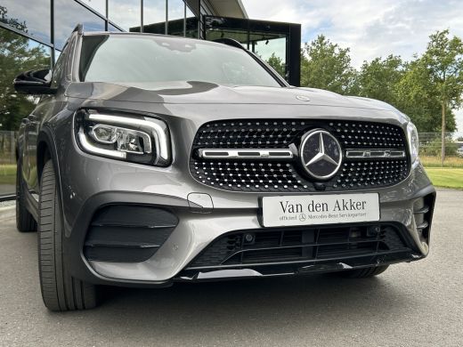 Mercedes-Benz GLB 200 AMG // Trekhaak // 360 Camera // Nightpakket // Carplay // Augmented Reality // 19" AMG Velgen ActivLease financial lease
