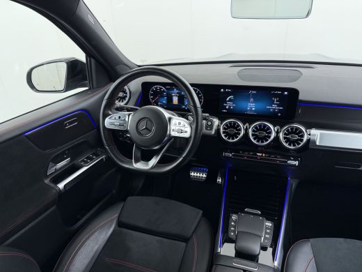 Mercedes-Benz GLB 200 AMG // Trekhaak // 360 Camera // Nightpakket // Carplay // Augmented Reality // 19" AMG Velgen ActivLease financial lease