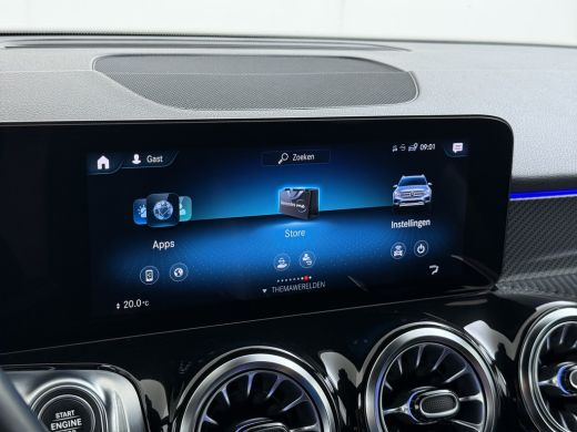 Mercedes-Benz GLB 200 AMG // Trekhaak // 360 Camera // Nightpakket // Carplay // Augmented Reality // 19" AMG Velgen ActivLease financial lease