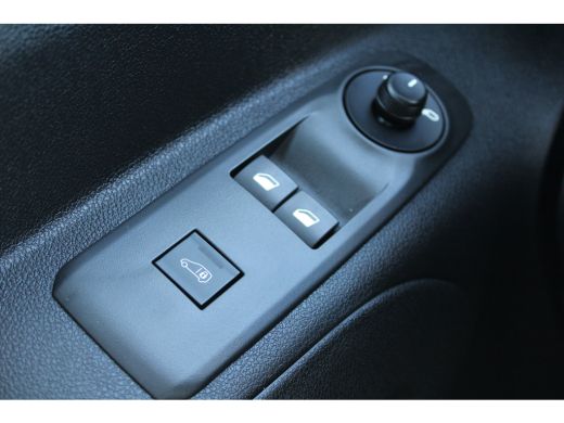 Opel Combo-e 50kWh 136 PK | 8 JAAR GARANTIE | CAMERA | BETIMMERING | APPLE CARPLAY/ANDROID AUTO | ActivLease financial lease