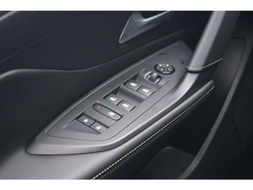 Peugeot e-308 GT 58kWh tot 8 Jaar Garantie! | Navigatie | Achteruitrijcamera | Alcantara | Draadloos Apple Carp... ActivLease financial lease