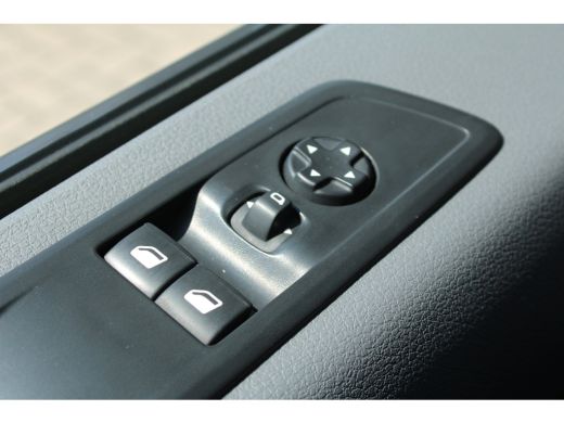 Peugeot e-Expert 75 kWh | CAMERA | BETIMMERING | SIDE + BACK BARS | APPLE CARPLAY/ANDROID AUTO | ActivLease financial lease