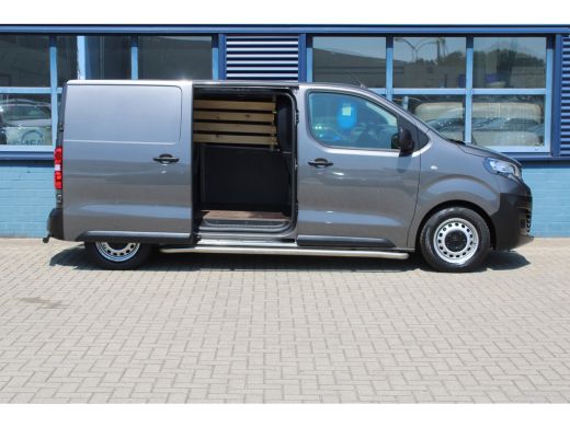 Peugeot e-Expert L2 75 kWh | CAMERA | BETIMMERING | SIDE + BACK BARS | APPLE CARPLAY/ANDROID AUTO | ActivLease financial lease