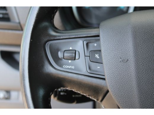 Peugeot e-Expert L2 75 kWh | CAMERA | BETIMMERING | SIDE + BACK BARS | APPLE CARPLAY/ANDROID AUTO | ActivLease financial lease