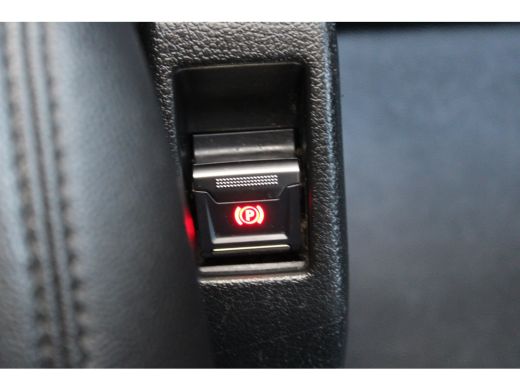 Peugeot e-Expert L2 75 kWh | CAMERA | BETIMMERING | SIDE + BACK BARS | APPLE CARPLAY/ANDROID AUTO | ActivLease financial lease