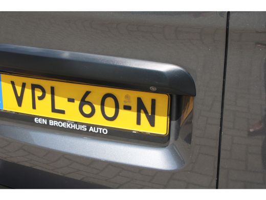 Peugeot e-Expert L2 75 kWh | CAMERA | BETIMMERING | SIDE + BACK BARS | APPLE CARPLAY/ANDROID AUTO | ActivLease financial lease