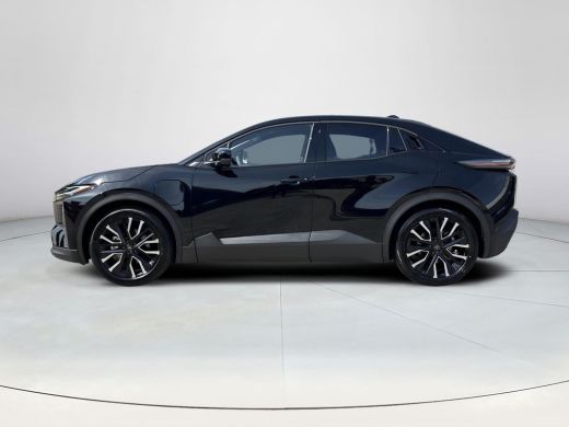 Toyota C-HR+ First Edition 77 kWh | 20" lichtmetalen velgen | &euro; 2.500 extra inruilwaarde | ActivLease financial lease