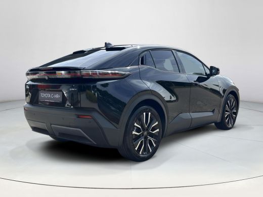 Toyota C-HR+ First Edition 77 kWh | 20" lichtmetalen velgen | &euro; 2.500 extra inruilwaarde | ActivLease financial lease