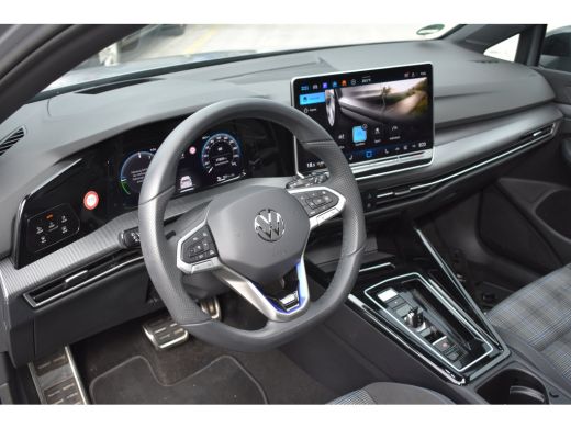 Volkswagen Golf 1.5 TSI eHybrid 272PK GTE | Schuif-kanteldak | IQ Light LED Matrix | Travel Assist | Head-up disp... ActivLease financial lease