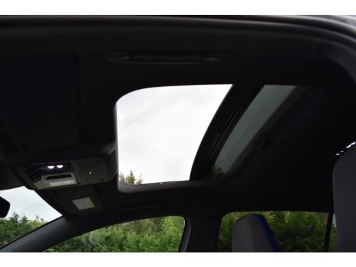 Volkswagen Golf 1.5 TSI eHybrid 272PK GTE | Schuif-kanteldak | IQ Light LED Matrix | Travel Assist | Head-up disp... ActivLease financial lease