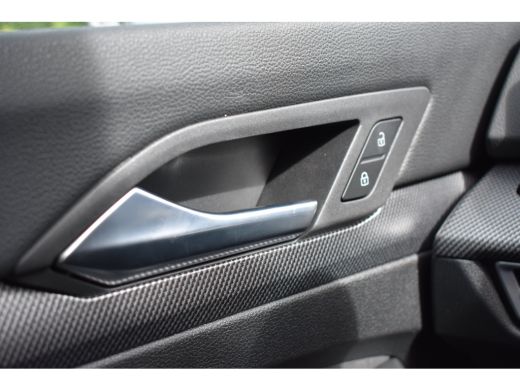 Volkswagen Golf 1.5 TSI eHybrid 272PK GTE | Schuif-kanteldak | IQ Light LED Matrix | Travel Assist | Head-up disp... ActivLease financial lease
