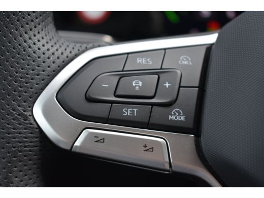 Volkswagen Golf 1.5 TSI eHybrid 272PK GTE | Schuif-kanteldak | IQ Light LED Matrix | Travel Assist | Head-up disp... ActivLease financial lease