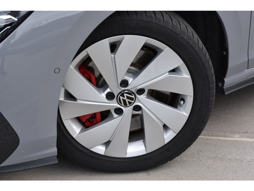 Volkswagen Golf 1.5 TSI eHybrid 272PK GTE | Schuif-kanteldak | IQ Light LED Matrix | Travel Assist | Head-up disp... ActivLease financial lease