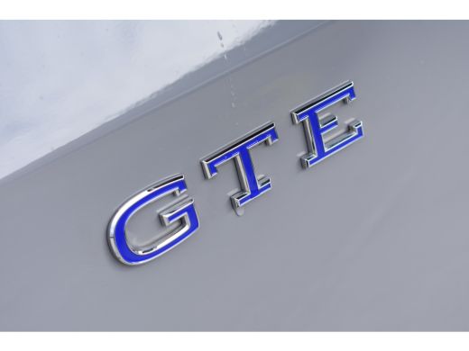 Volkswagen Golf 1.5 TSI eHybrid 272PK GTE | Schuif-kanteldak | IQ Light LED Matrix | Travel Assist | Head-up disp... ActivLease financial lease