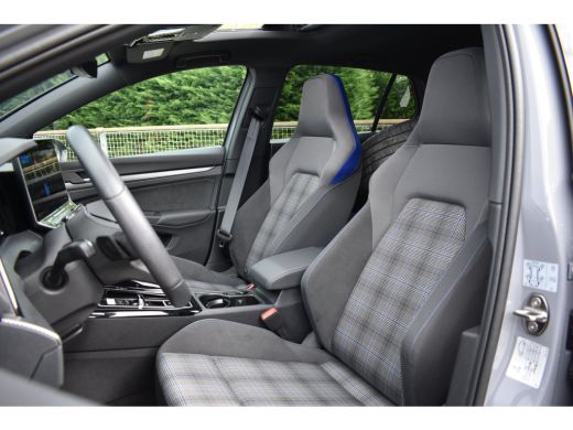 Volkswagen Golf 1.5 TSI eHybrid 272PK GTE | Schuif-kanteldak | IQ Light LED Matrix | Travel Assist | Head-up disp... ActivLease financial lease