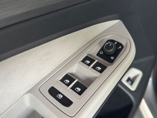 Volkswagen Golf eHybrid PHEV 204PK DSG STYLE CAMERA/VELOURS/NAVI/IQ-LIGHT ActivLease financial lease
