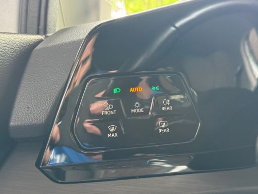 Volkswagen Golf eHybrid PHEV 204PK DSG STYLE CAMERA/VELOURS/NAVI/IQ-LIGHT ActivLease financial lease