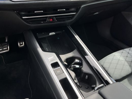 Volkswagen Passat Variant 1.5 eHybrid R-Line Business | Trekhaak | 5J Garantie | Winterpakket | IQ.Drive | 272Pk | ... ActivLease financial lease