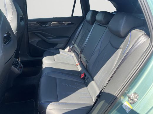 Volkswagen Passat Variant 1.5 eHybrid R-Line Business | 272Pk | Trekhaak | Pano | 5J garantie | Blackstyle Plus | H... ActivLease financial lease